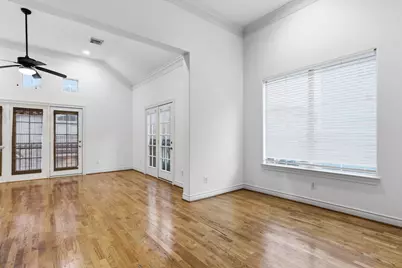 1303 Sherwood Point Lane, Houston, TX 77043 - Photo 24