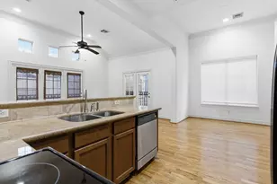 1303 Sherwood Point Ln, Houston, TX 77043 - Photo 26