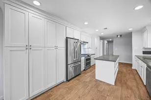 9715 Greenwillow St, Houston, TX 77096 - Photo 10