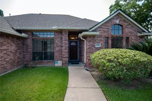 1208 Parkwest St, Texas City, TX 77591 - Photo 2