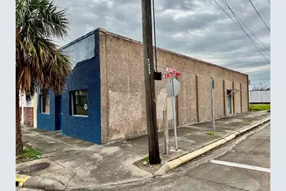 131 W Broad Street, Freeport, TX 77541 - Photo 2