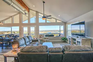 1526 Lakeside Dr W, Canyon Lake, TX 78133 - Photo 4
