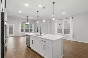4028 Starbright St, Houston, TX 77018 - Photo 4