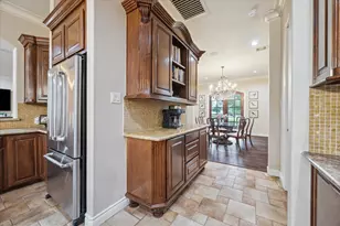 1002 Cowards Creek Ct, Friendswood, TX 77546 - Photo 22