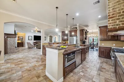 1002 Cowards Creek Court, Friendswood, TX 77546 - Photo 18