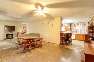 408 E Cheek St, Montague, TX 76265 - Photo 10