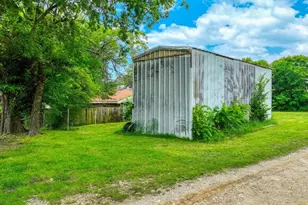 408 E Cheek St, Montague, TX 76265 - Photo 38