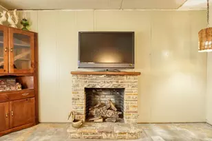 408 E Cheek St, Montague, TX 76265 - Photo 14