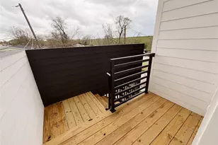 9725 Kerr A-B St, Houston, TX 77029 - Photo 16