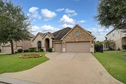102 N Victoriana Circle, Spring, TX 77389 - Photo 2