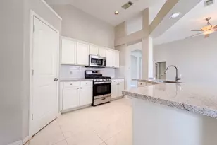 3419 Foursome Ln, Sugar Land, TX 77498 - Photo 2