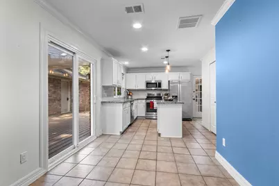 2 Summithill Place, The Woodlands, TX 77381 - Photo 8