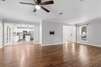 2 Summithill Place, The Woodlands, TX 77381 - Photo 6