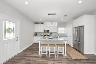 410 N 4th St, Beasley, TX 77417 - Photo 8