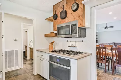 910 Evergreen Drive, Friendswood, TX 77546 - Photo 18