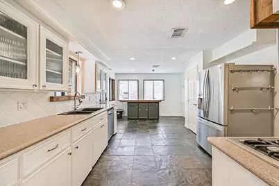 910 Evergreen Drive, Friendswood, TX 77546 - Photo 16