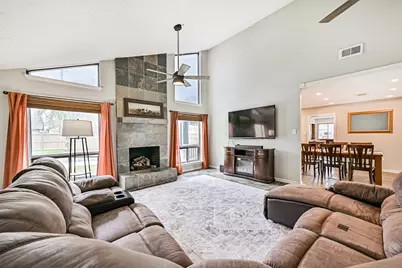 910 Evergreen Drive, Friendswood, TX 77546 - Photo 10