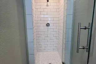 8001 Woodway Dr, Houston, TX 77063 - Photo 10