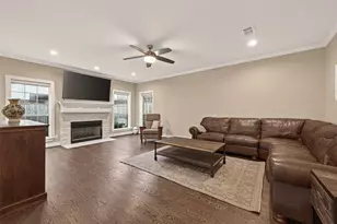 4405 Wendell St, Bellaire, TX 77401 - Photo 2