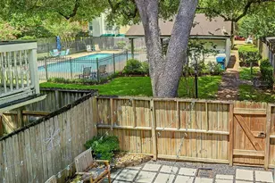 717 Worthshire St, Houston, TX 77008 - Photo 4