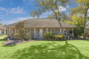 13711 Greenway Dr, Sugar Land, TX 77498 - Photo 1