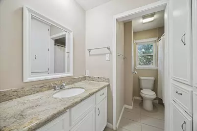 13711 Greenway Drive, Sugar Land, TX 77498 - Photo 8