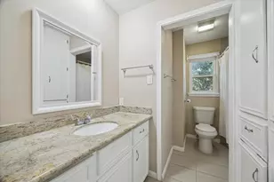 13711 Greenway Dr, Sugar Land, TX 77498 - Photo 8