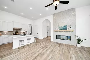 9438 Chateau Hill Dr, Manvel, TX 77578 - Photo 8
