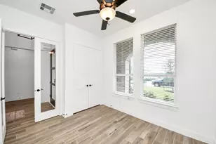 9438 Chateau Hill Dr, Manvel, TX 77578 - Photo 16