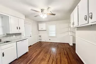 824 S Anderson St, Angleton, TX 77515 - Photo 8