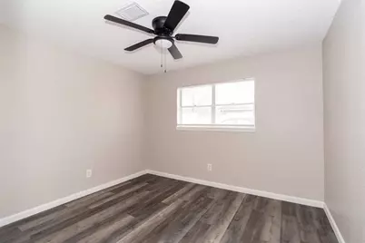 5022 Mallow Street #7, Houston, TX 77033 - Photo 4