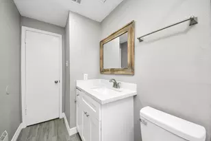 3722 Woodchase Dr, Houston, TX 77042 - Photo 18