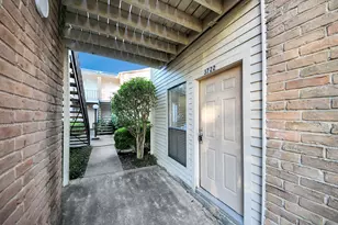 3722 Woodchase Dr, Houston, TX 77042 - Photo 30