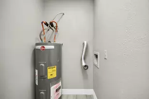 3722 Woodchase Dr, Houston, TX 77042 - Photo 24