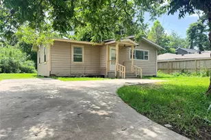 8624 Lawnridge St, Houston, TX 77016 - Photo 1