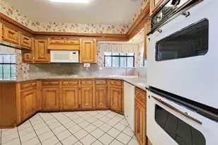 12002 Cedarcliff Ct, Houston, TX 77070 - Photo 8