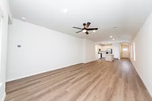 2130 Creole Crk Ln, Houston, TX 77090 - Photo 8