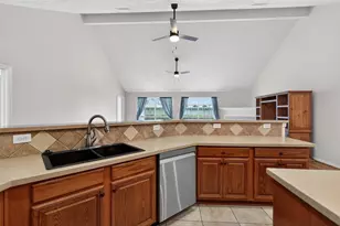 2223 Meadows Blvd, League City, TX 77573 - Photo 10