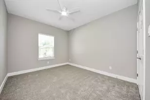 604 Miriam St, Baytown, TX 77520 - Photo 12