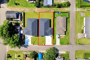 604 Miriam St, Baytown, TX 77520 - Photo 2