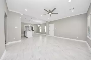 604 Miriam St, Baytown, TX 77520 - Photo 8
