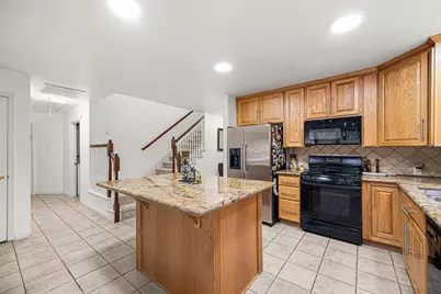202 W Misty Dawn Dr, The Woodlands, TX 77385 - Photo 10