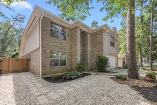 202 W Misty Dawn Dr, The Woodlands, TX 77385 - Photo 2