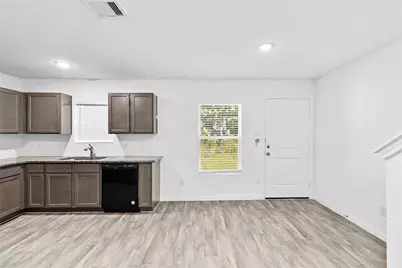 189 Curry Street, Livingston, TX 77351 - Photo 2