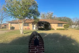 1121 Westgate Dr, Wharton, TX 77488 - Photo 2