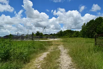 5350 N Highway 35, Pearland, TX 77511 - Photo 2