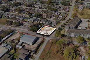 61 Berry Rd, Houston, TX 77022 - Photo 1