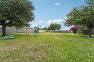 9806 Lynette Falls Dr, Houston, TX 77095 - Photo 26