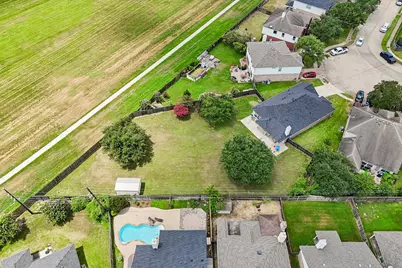 9806 Lynette Falls Drive, Houston, TX 77095 - Photo 32