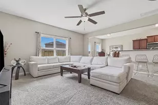 419 Turquoise Trade Dr, La Marque, TX 77568 - Photo 4